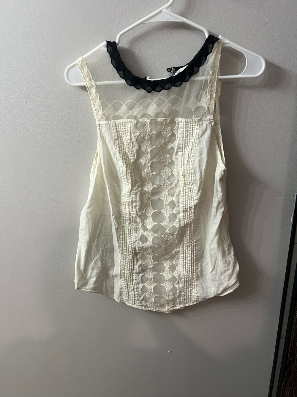 Anthropology PostMark Women’s Cream Lace-Front Tank with Black Trim
